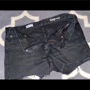 GAP denim shorts in size 29
